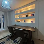 Pristine 2Bd Flat With Private Patio Earls Court