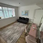 Beatiful 3 Bedroom Apartment Near Tower Bridge