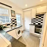 Luxury Garden Flat Near Wembley Stadium