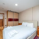 Beautiful 3 Bedroom Maisonette