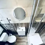 London South Charming Ensuite Look Like Hotel Designer Room