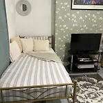 Private Stay In London Shepherds Bush
