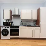 Clapham Art Apartment