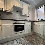 Exquisite 2-Bedroom Luxury Apartment In Prestigious Mayfair H3