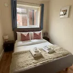 Serene 2 Bedroom Flat Free Off-Street Parking Large Suv Close To Tube