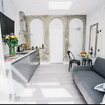 Gracious Apartment