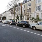 Spacious Double Bedroom In Kensington
