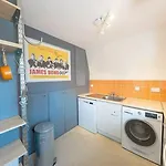 Airy One-Bed In Limehouse With Views Of The City