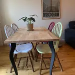 Airy One-Bed In Limehouse With Views Of The City