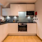Barbican Serviced Apartments By Lovelystay