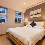 Barbican Serviced Apartments By Lovelystay