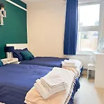 Beautiful 2 Bedroom With Private Garden In Wimbledon - Minutes From Central London