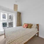 Tower Bridge 2 Bedrooms House