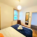 4 Bedroom, 3 Bathroom Private House In Central London, 3 Minutes Walk To Edgware Road Station
