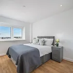Exquisite 2Bed Apt With Parking Near 02 Arena