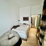 Cosy Private Room With Shared Bathroom Facilities