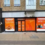 Cozy En-Suite Stay, Steps From Elizabeth Line