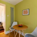 Pass The Keys Charming Portobello Road Apartment