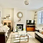 Spacious 2Bed House In Clapham Common