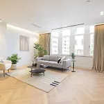 Luxury Residences In Covent Garden, Steps From The Piazza