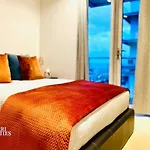 Monthly Stay For 1Br Flat With Millwall View And Only 7-Minute Walk To Crossharbour Station