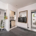 Charming Mews Flat Near Little Venice