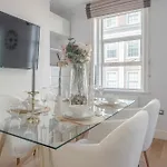 Stunning Oxford Street\'S Home