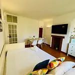 Vauxhall, River Thames, Big Ben Retreat, Central London Family Stay