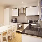 Evergreen Apartments, Flat 3, London