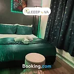 Exclusive Deals L Last-Minute Escape L Summer Offer L Luxury & Spacious 2 Bedroom Flat Families Business Relocation Sleepova Short Lets & Serviced Accommodation