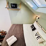 Hackney Central Studios - No 19 - Vibrant City Getaway