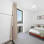 Modern 3 Bedroom - Olympic Park - E20 Stratford