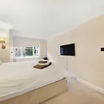 Beautiful Westbourne 2Bdr Haven
