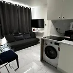 Lovely Ground Floor Miles Apartment