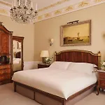 The Connaught, Maybourne