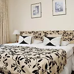 Rushmore Hotel