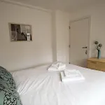Knights Court Apartments