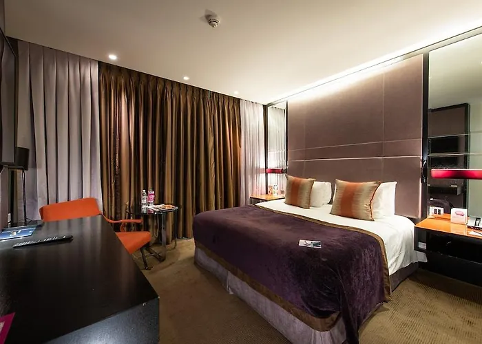 Crowne Plaza London Battersea