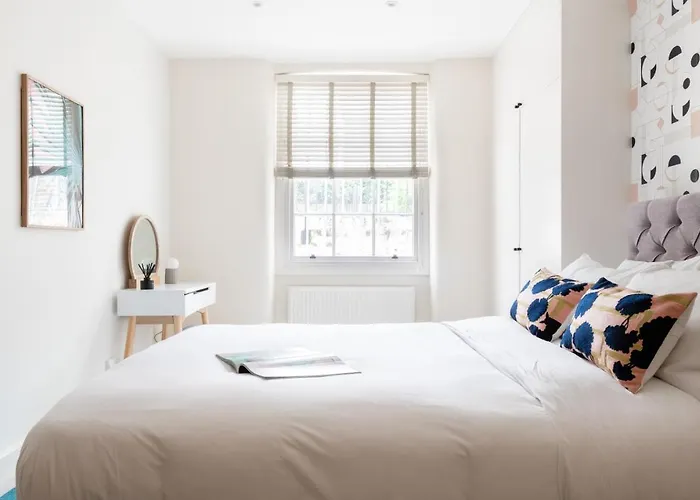 The Chelsea Arms - Bright 3Bdr With Garden & Private Parking
