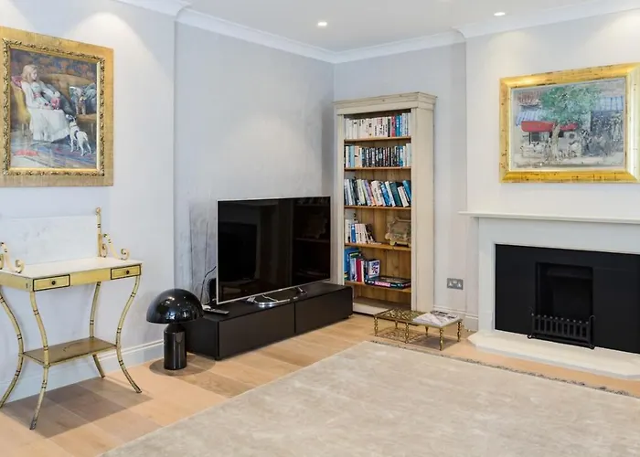 Beautiful 2 Bedroom 2 Bath Flat In South Kensington
