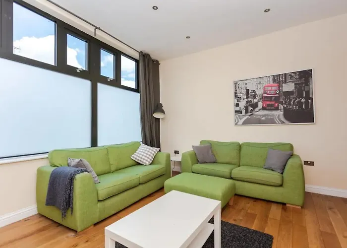 Stylish 2 Bedroom Apartment In Greenwich