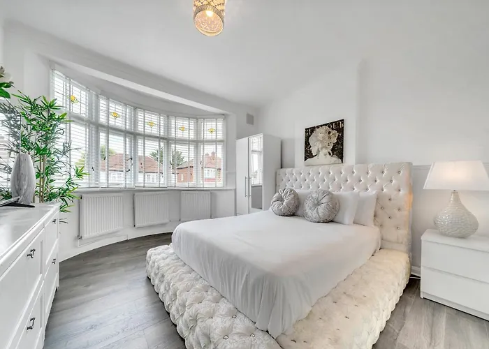 Large Modern 3 Bedroom House West Norwood Crystal Palace Gipsy Hill London