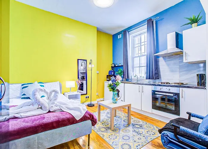 Studio With A Large Toilet And A Separate Room Budget Price Central London
