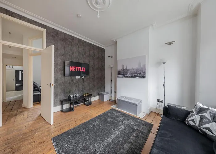 Charming 1 Bed Flat W Courtyard In Central London