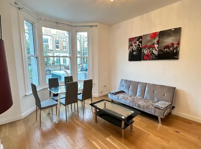 Maida Vale 3-Bedroom Apartment