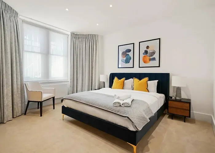 Stylish Family Apartments Near Kensington High Street
