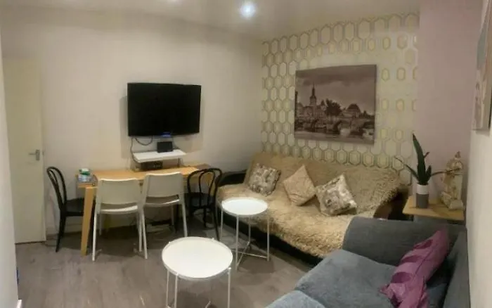 Room In Kilburn