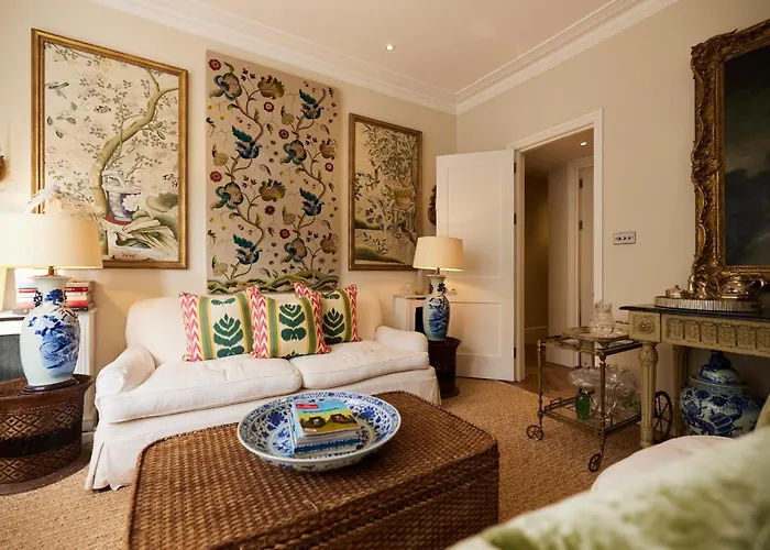 The Designers Suite Kensington - Stylish 1Bdr Flat
