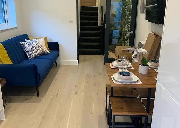 Two Bedroom Apartment - London