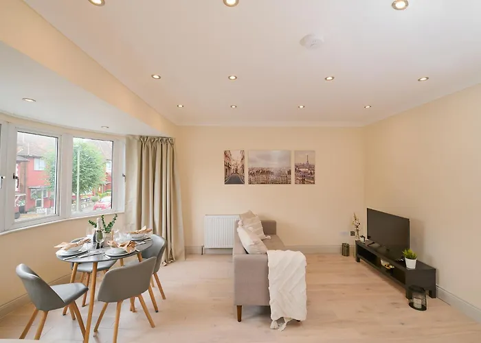 Stylish 4Bed 2 Bath, Nw London Large Apartment